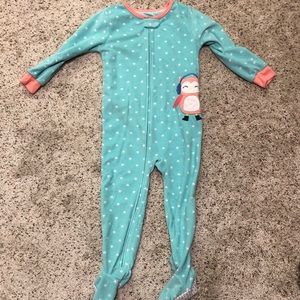 Carter’s footed pajamas 4T
